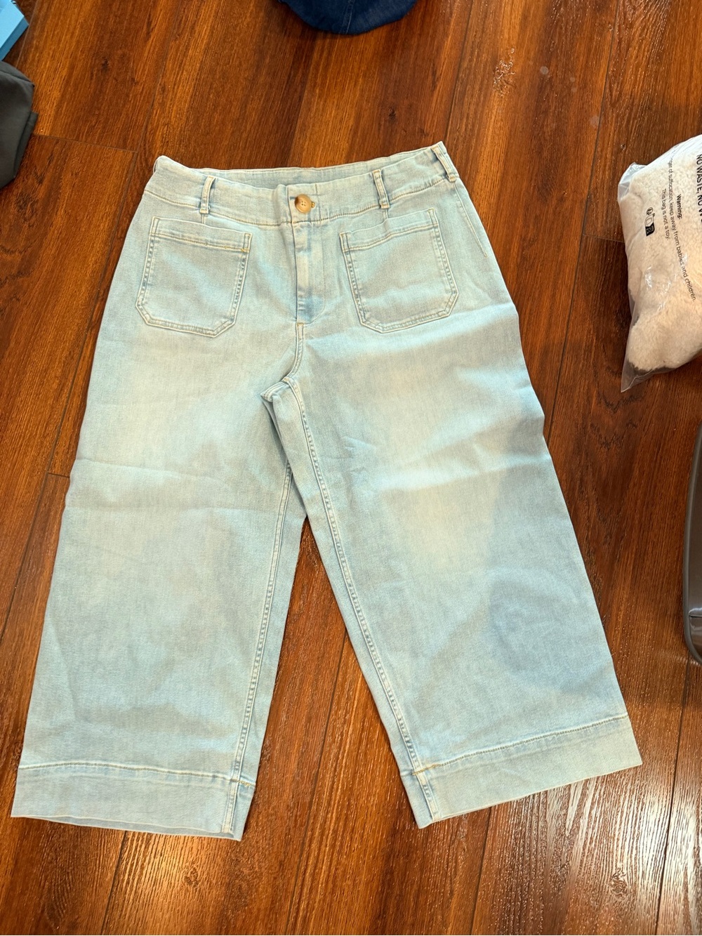 Pilcro Light Blue Wide-Leg Crop Jeans